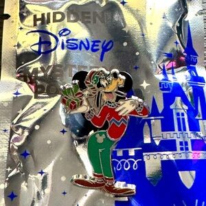 2025 Goofy Holiday Disneyland Hidden Pin